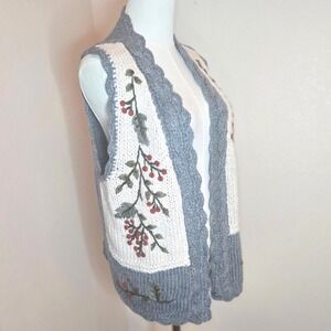 Embroidered Vest Grandmacore 80s Cottage hand‎ knit Floral Button Front Cardigan